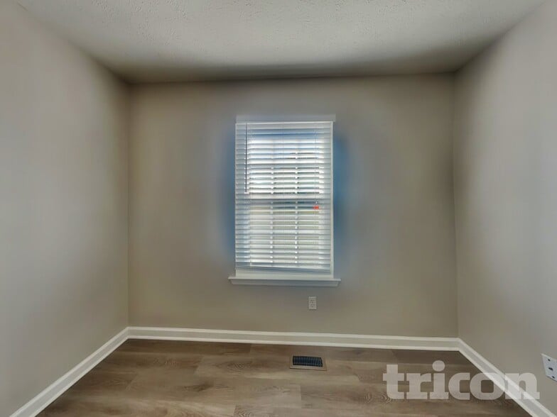 Building Photo - 146B Waterford Way