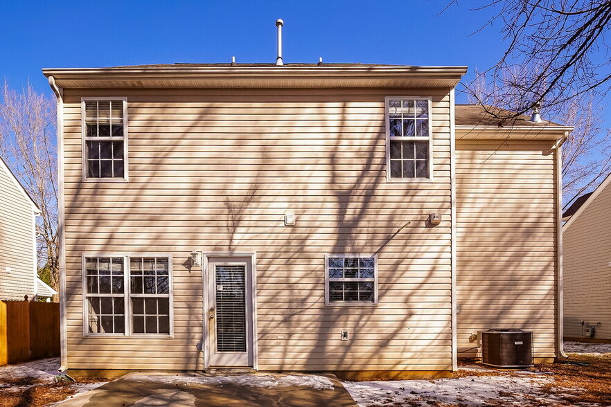 Building Photo - 1554 Kindred Cir NW