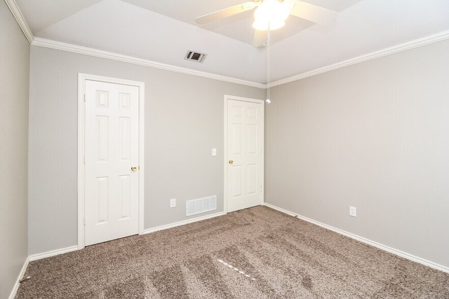 Building Photo - 317 N Fountain Gate Dr