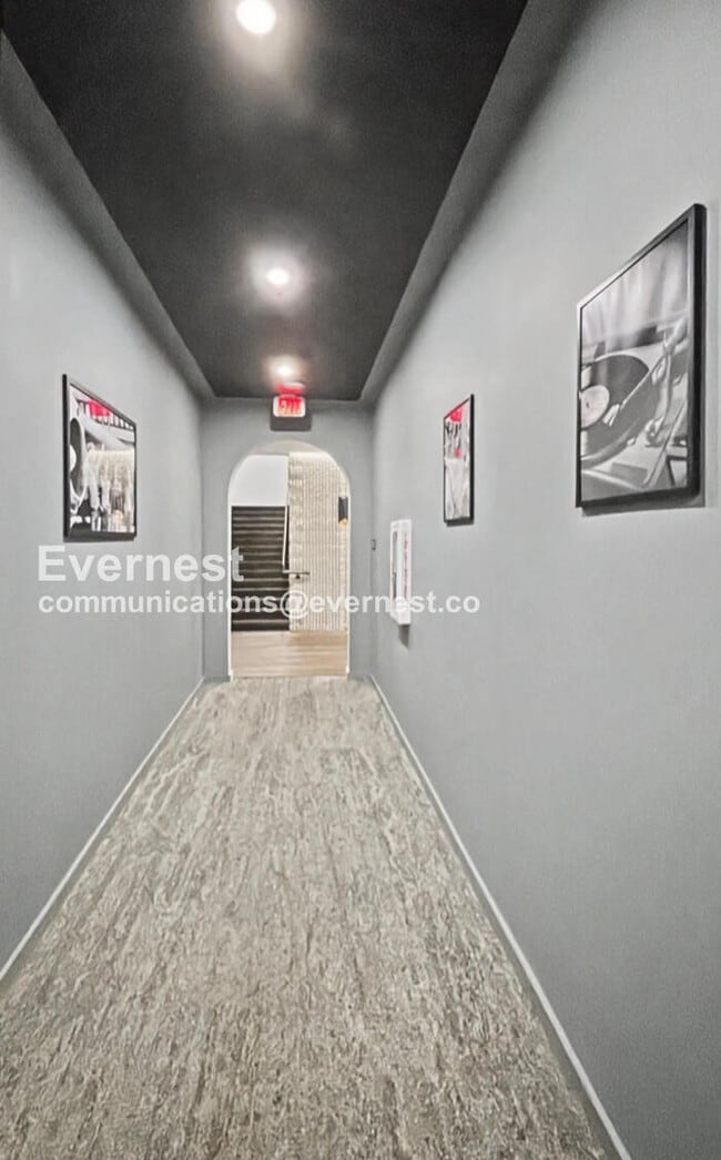 Building Photo - 500 Merritt Ave