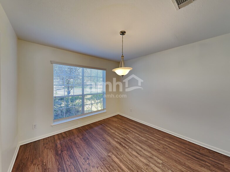 Building Photo - 8339 Loetsch Ridge Way