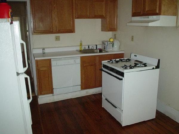 Building Photo - 139 Brook St