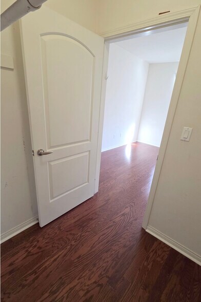 Building Photo - 360 W Ave 26 Ave