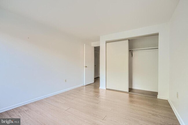 Building Photo - 8 Lambeth Bridge Ct
