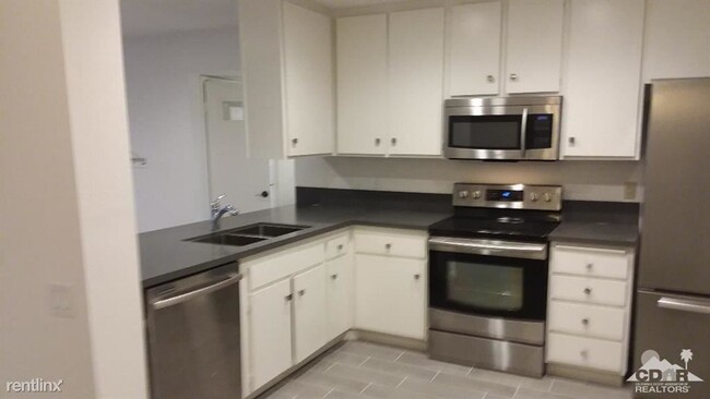 Building Photo - 2 br, 2 bath House - 2603 N Whitewater Clu...