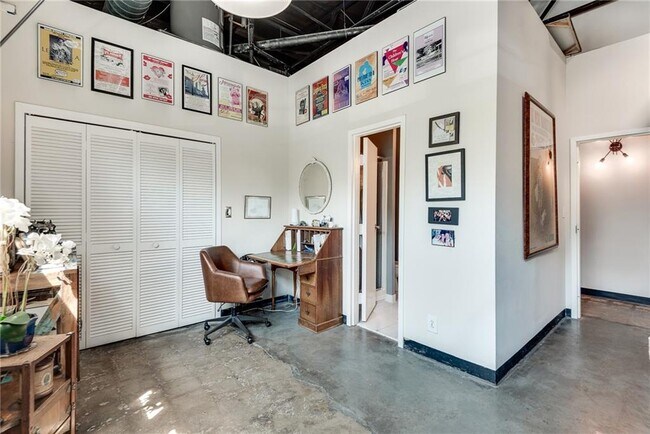Building Photo - 5200 Peachtree Rd