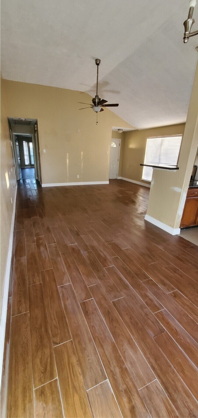 Building Photo - 6705 Dinner Creek Ct