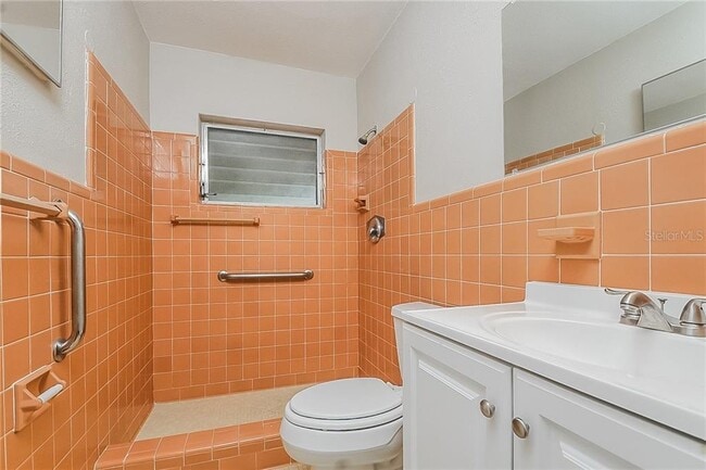 Building Photo - 1139 Cir Dr-