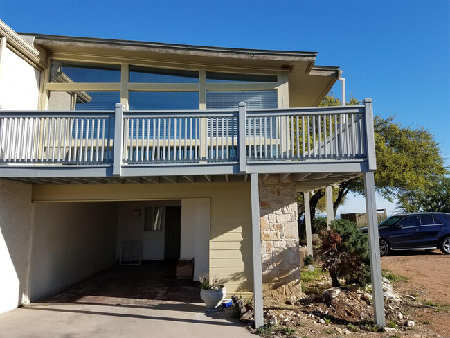 Building Photo - 1008 Clayton Nolen Dr