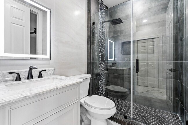 Building Photo - 3006 Waterside Cir