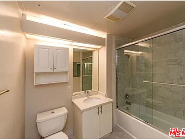 Building Photo - 1242 9th Ct