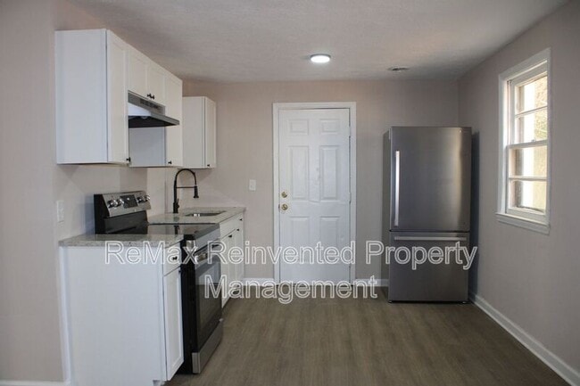 Building Photo - 301 Jehossee Dr SE