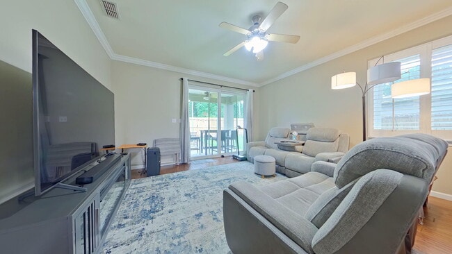 Building Photo - 858 Solimar Way