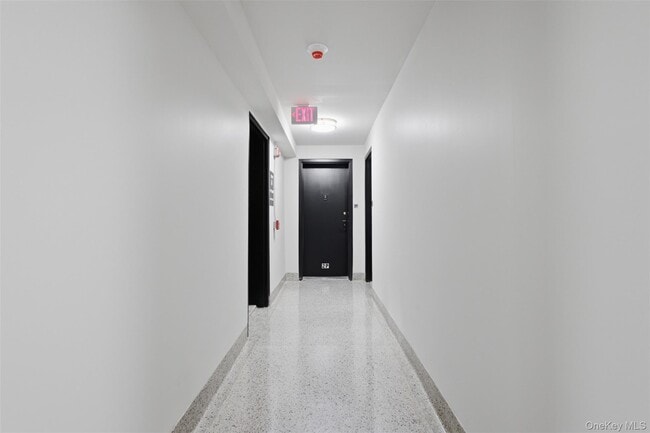 Building Photo - 671 Bronx River Rd