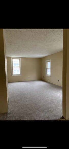 Building Photo - 203 Church St