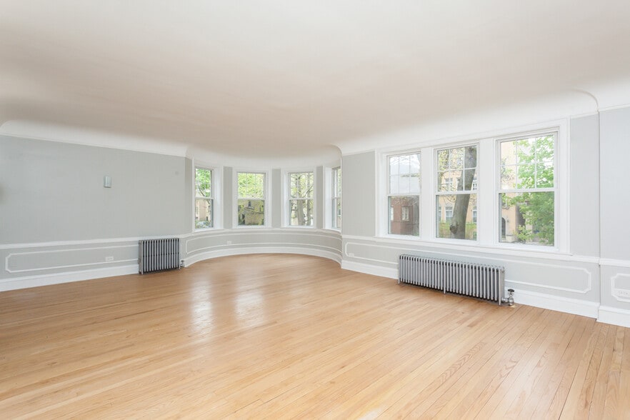 Building Photo - 6149 N Talman Ave
