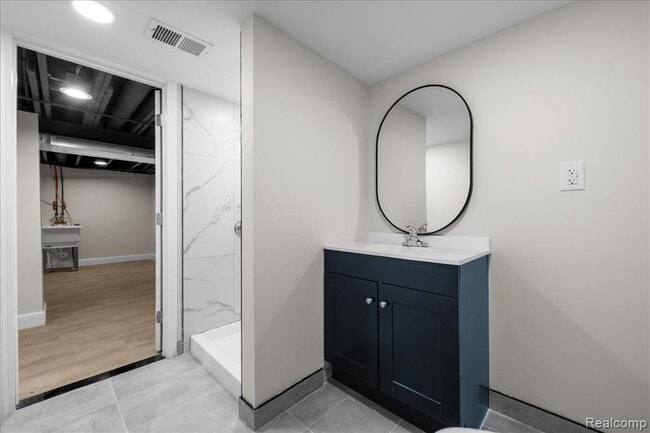 Building Photo - 16200 Parkside St