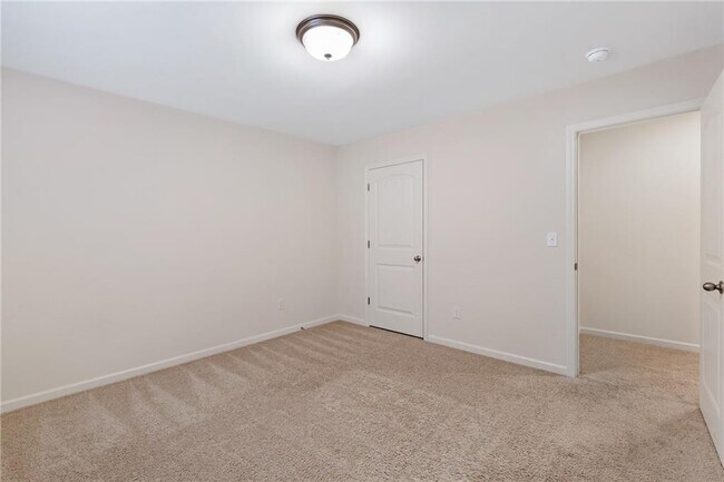 Building Photo - 153 Wayside Terrace