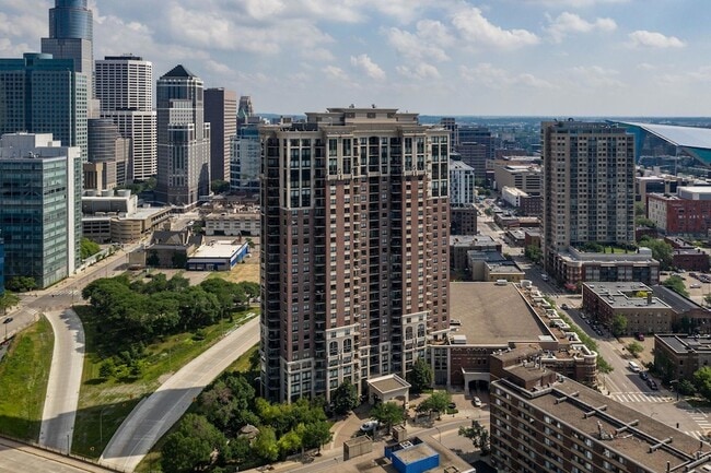 Building Photo - 1008 Portland Ave