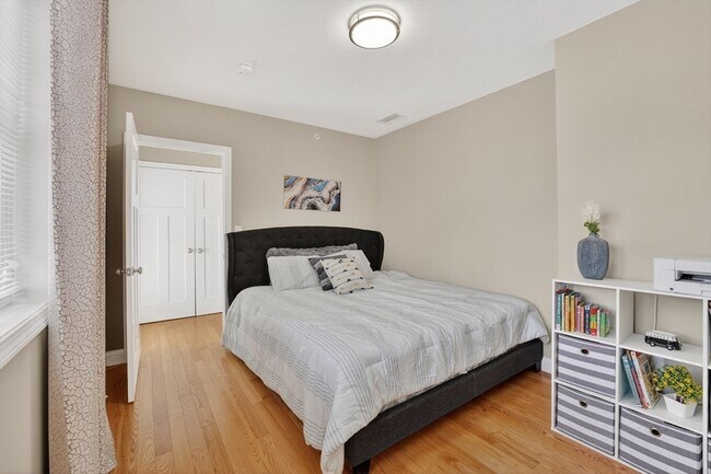 Building Photo - 7 Gorham St