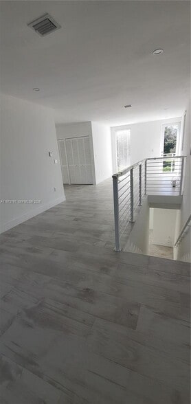 Building Photo - 3787 Thomas Ave