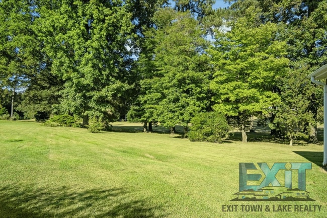 Building Photo - Pristine 3 Bedroom 2 Bath Home in Tanglewo...