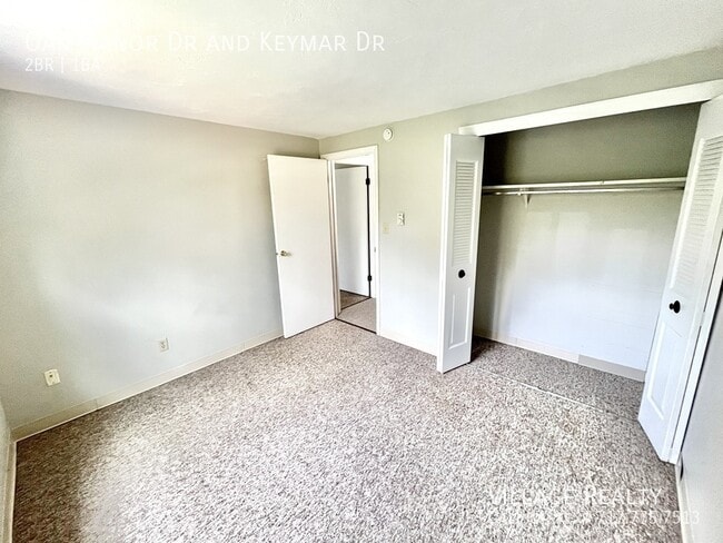 Building Photo - 230 Oak Manor Dr