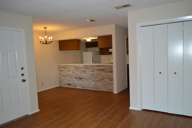 Building Photo - 3426 Willowrun Dr