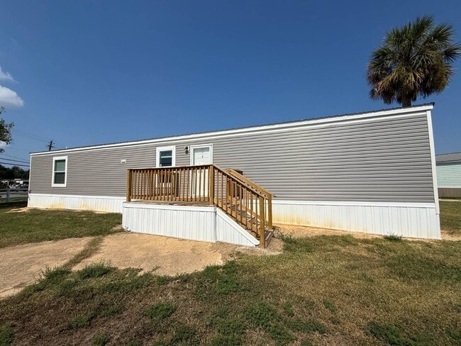 Building Photo - 2800 19th Ave