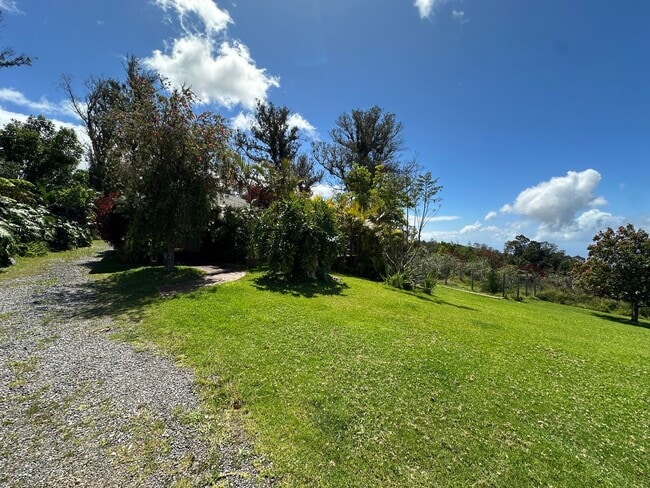 Building Photo - Piiholo Country Home