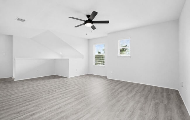 Building Photo - 166 Meadow Grove Dr