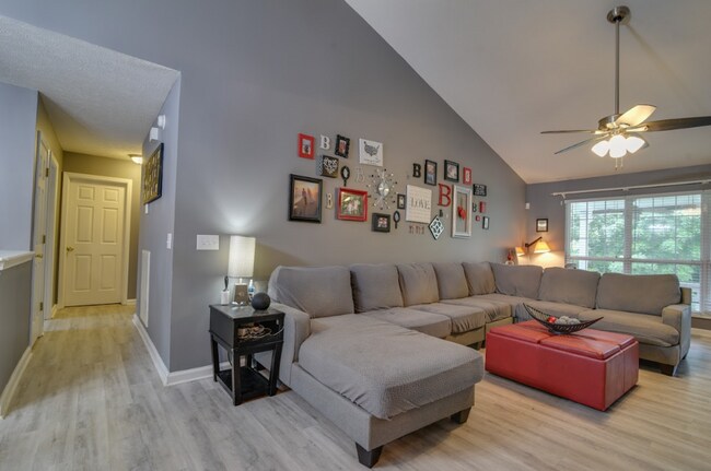 Building Photo - 2301 N Cromwell Ct