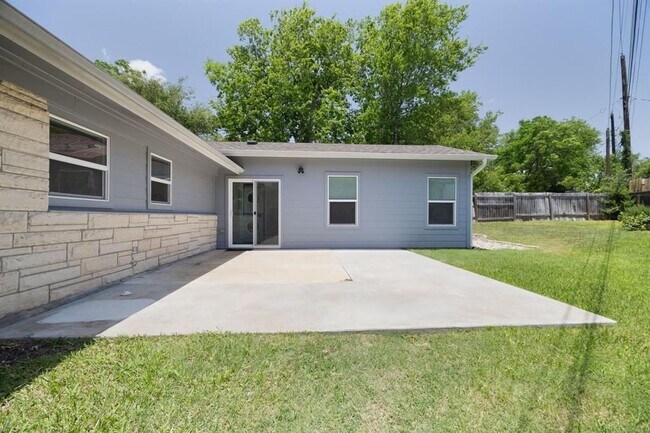 Building Photo - 3703 Tower View Ct