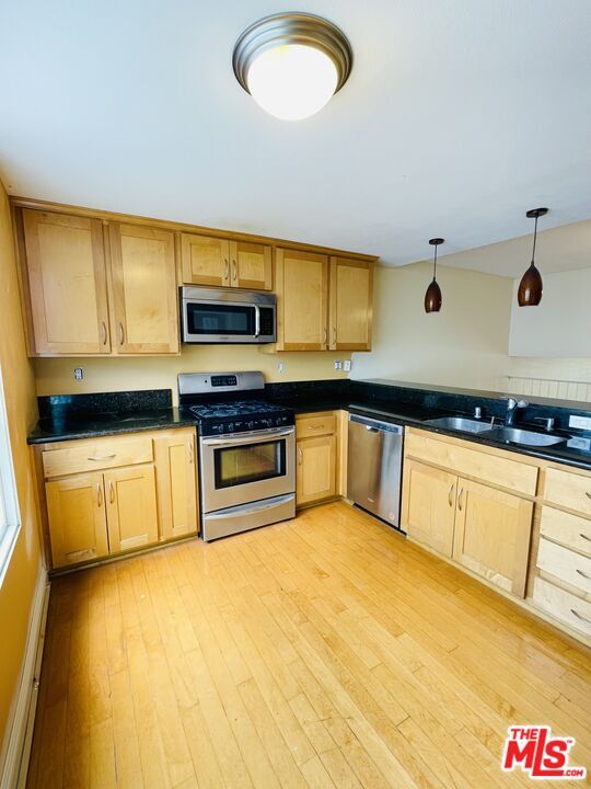 Building Photo - 4248 W Kling St
