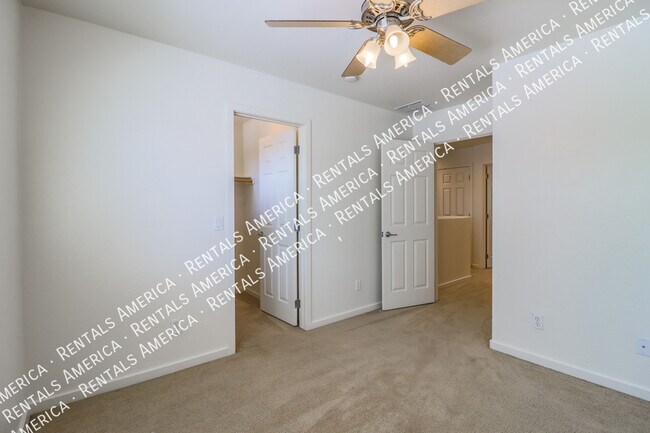 Building Photo - 544 N Alma School Rd