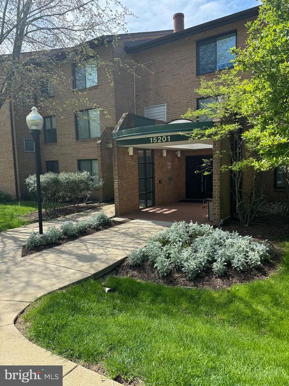 Building Photo - 15201 Elkridge Way