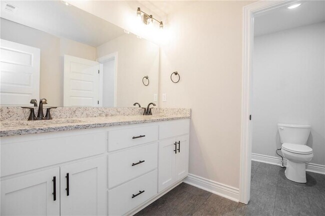 Building Photo - 337 Ryder St