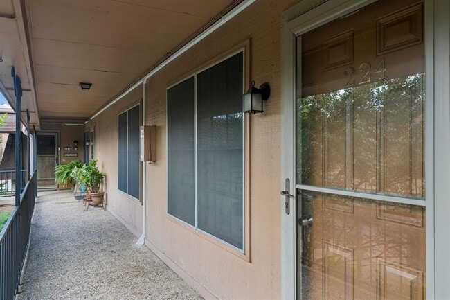 Building Photo - 7801 Shoal Creek Blvd