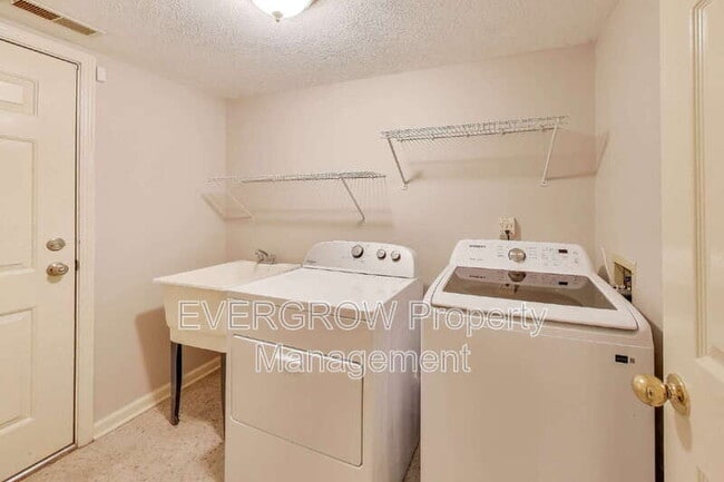 Building Photo - 11309 Lynchburg Way