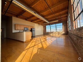 Building Photo - Large One Bedroom One and a half bath Loft...