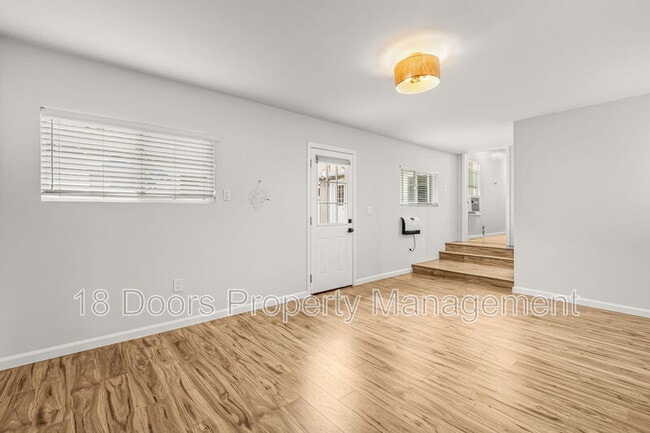 Building Photo - 4535 Winona Ave