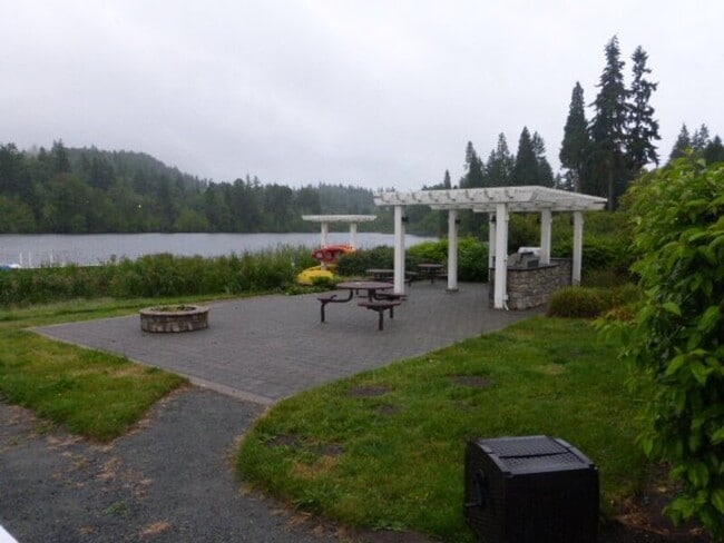 Building Photo - 7550 129th Pl SE