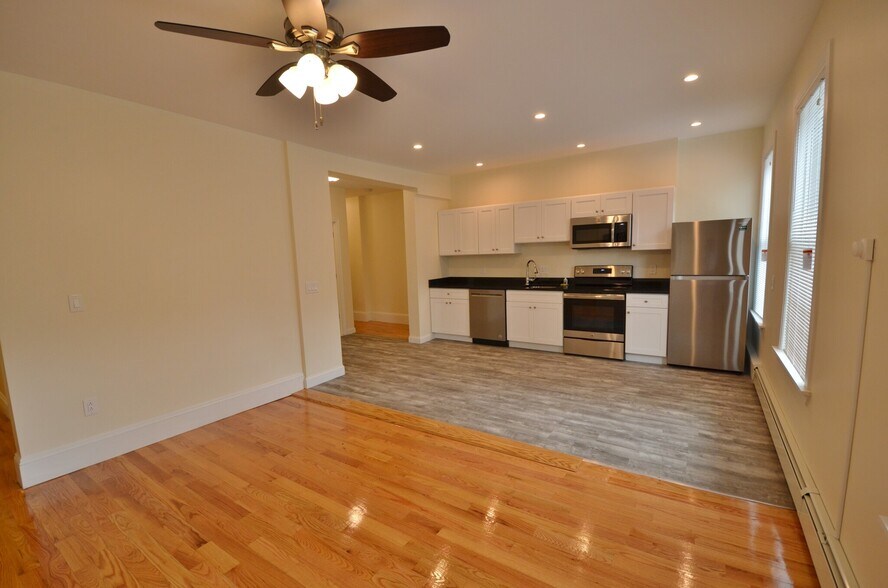 Building Photo - 33 Brookline St