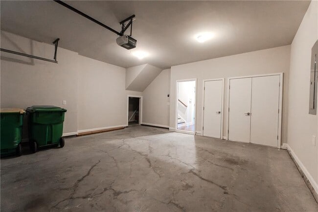 Building Photo - 5499 Terrace Bend Pl