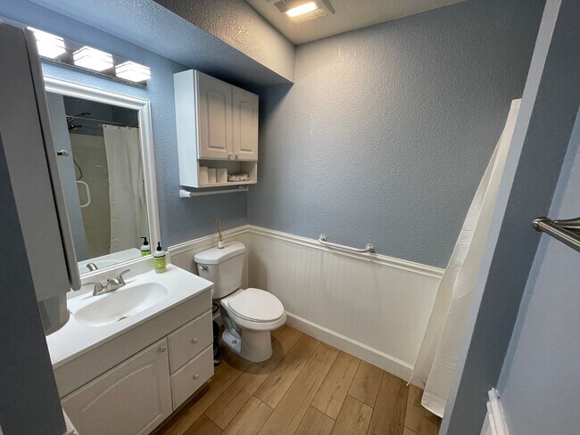 Building Photo - 1068 Cherokee St