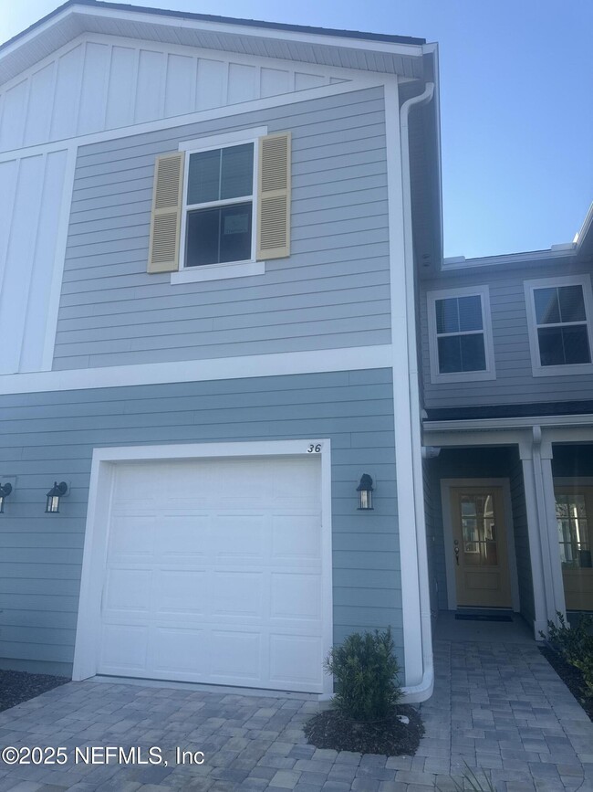 Building Photo - 36 Thurnham Ln