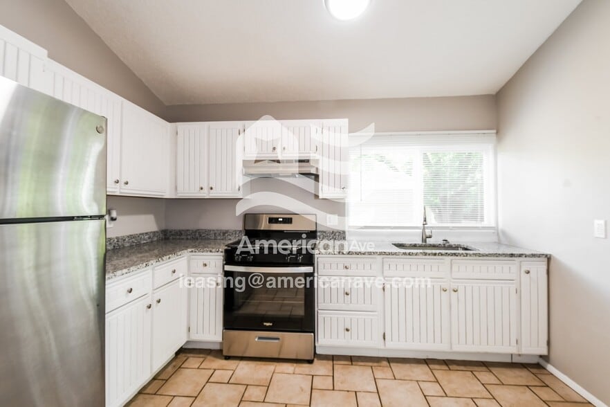 Building Photo - 1353 Green Pasture Dr
