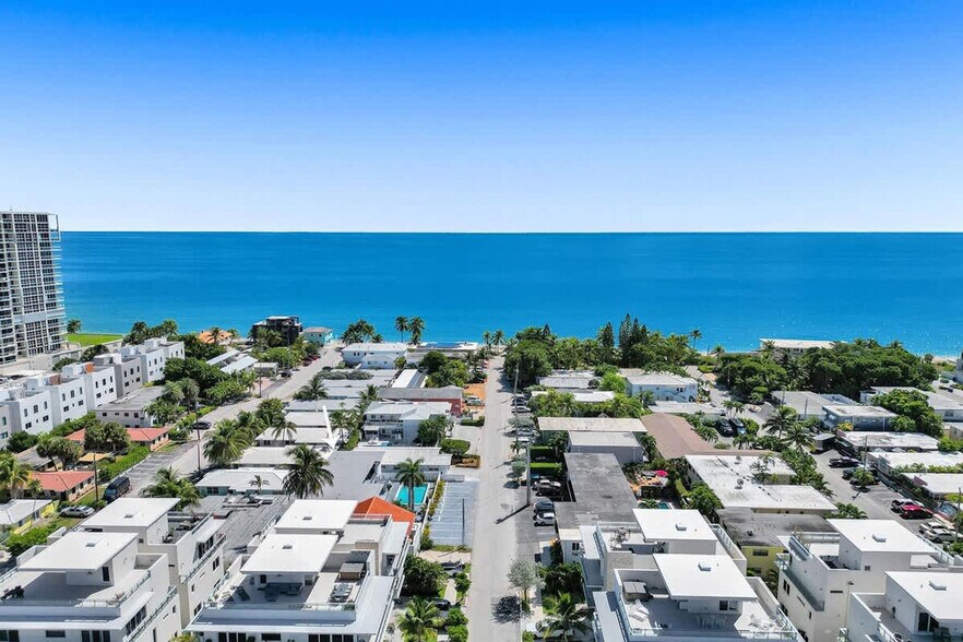 Building Photo - 335 Desoto St