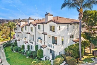 Building Photo - 30902 Club House Dr