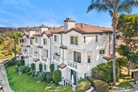 Building Photo - 30902 Club House Dr